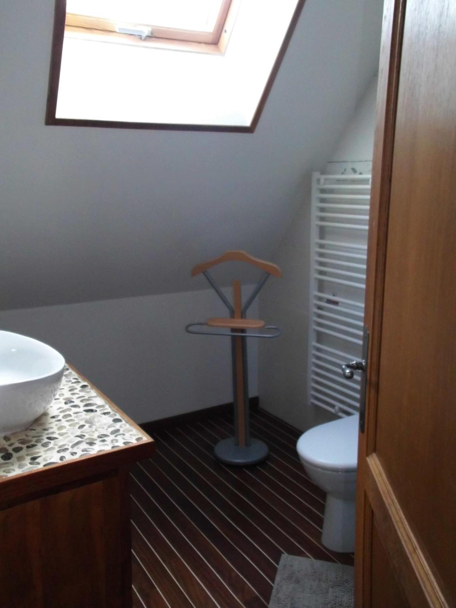 Le Clos Des Tilleuls D Day Home, Chambres D'Hotes, Suite Avec Sauna Privatif, Suite Avec Balneotherapie Privative, En Supplement Option Spa Bain A Remous La Vendelée 部屋 写真