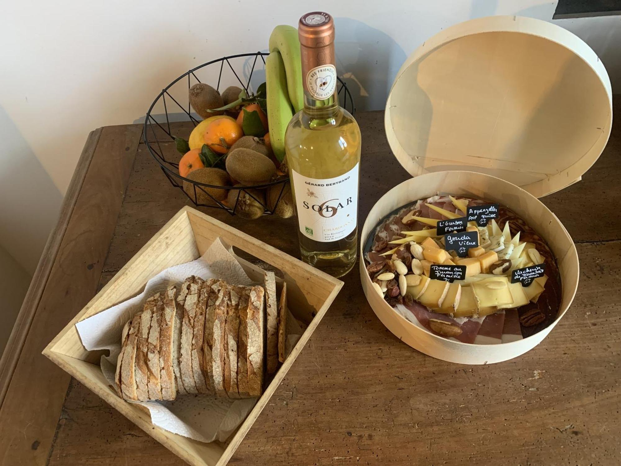 Le Clos Des Tilleuls D Day Home, Chambres D'Hotes, Suite Avec Sauna Privatif, Suite Avec Balneotherapie Privative, En Supplement Option Spa Bain A Remous La Vendelée エクステリア 写真