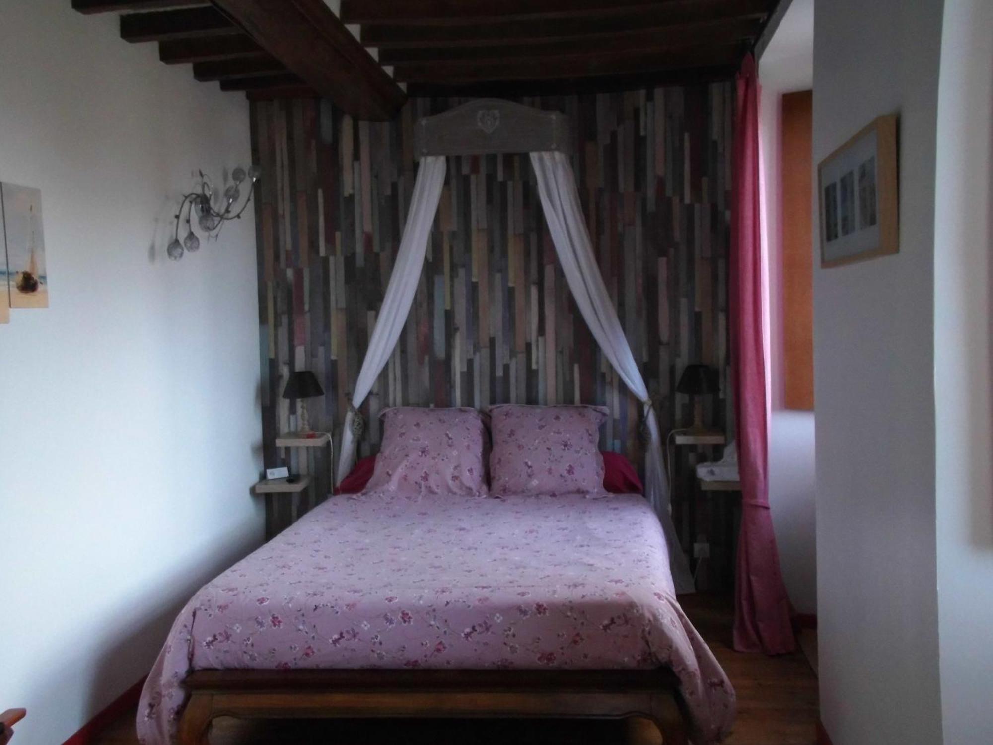 Le Clos Des Tilleuls D Day Home, Chambres D'Hotes, Suite Avec Sauna Privatif, Suite Avec Balneotherapie Privative, En Supplement Option Spa Bain A Remous La Vendelée 部屋 写真