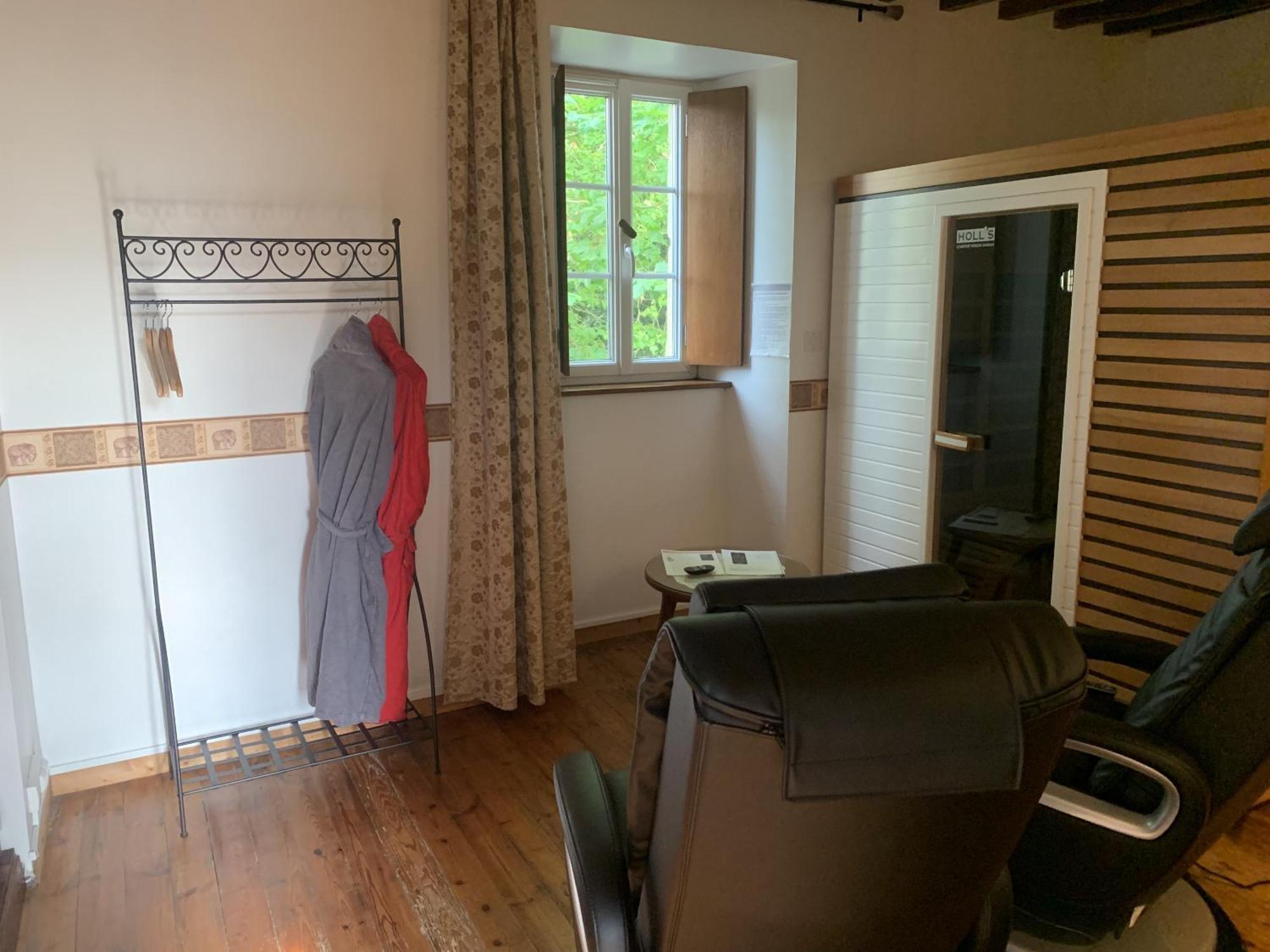 Le Clos Des Tilleuls D Day Home, Chambres D'Hotes, Suite Avec Sauna Privatif, Suite Avec Balneotherapie Privative, En Supplement Option Spa Bain A Remous La Vendelée 部屋 写真
