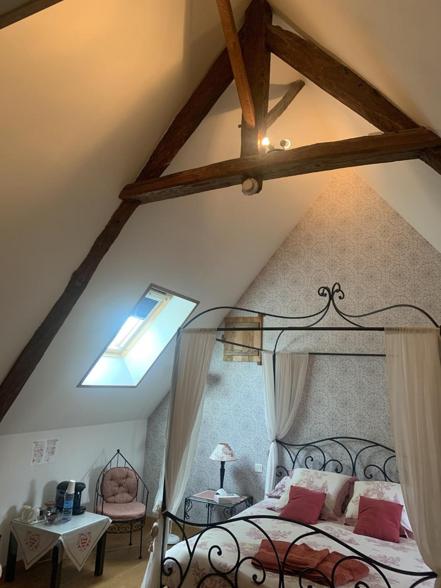 Le Clos Des Tilleuls D Day Home, Chambres D'Hotes, Suite Avec Sauna Privatif, Suite Avec Balneotherapie Privative, En Supplement Option Spa Bain A Remous La Vendelée エクステリア 写真